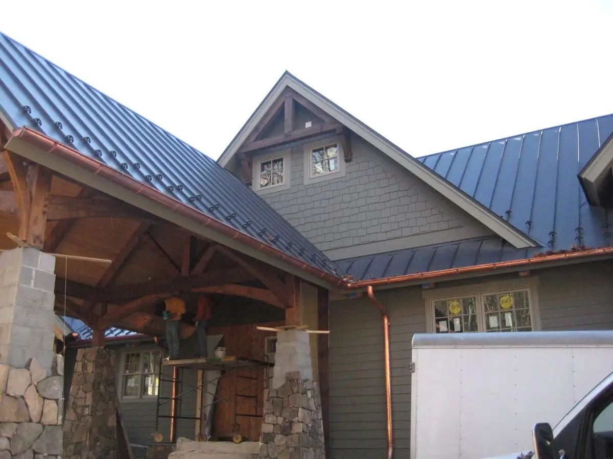 Craftsman Roofing team delivering quality roofing work in Suitland
